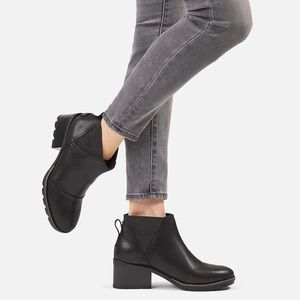 Sorel Cate Chelsea Black Waterproof Boot size 8.5
